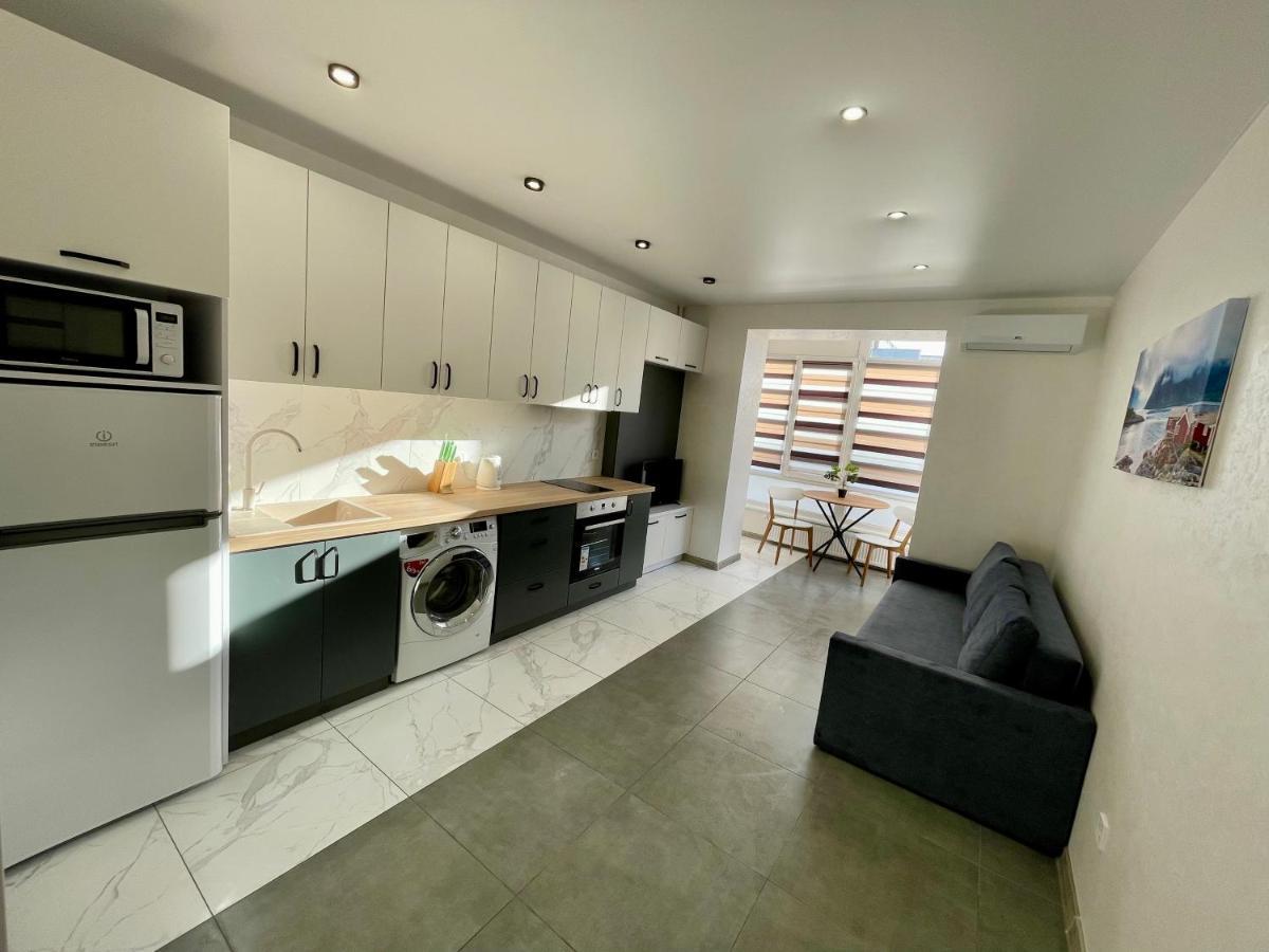 Apartment Premium In Center Ivano-Frankivsk Eksteriør bilde
